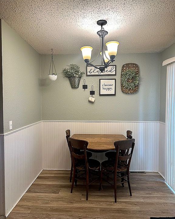 152 10th St, Phillipsburg, KS 67661 Zillow