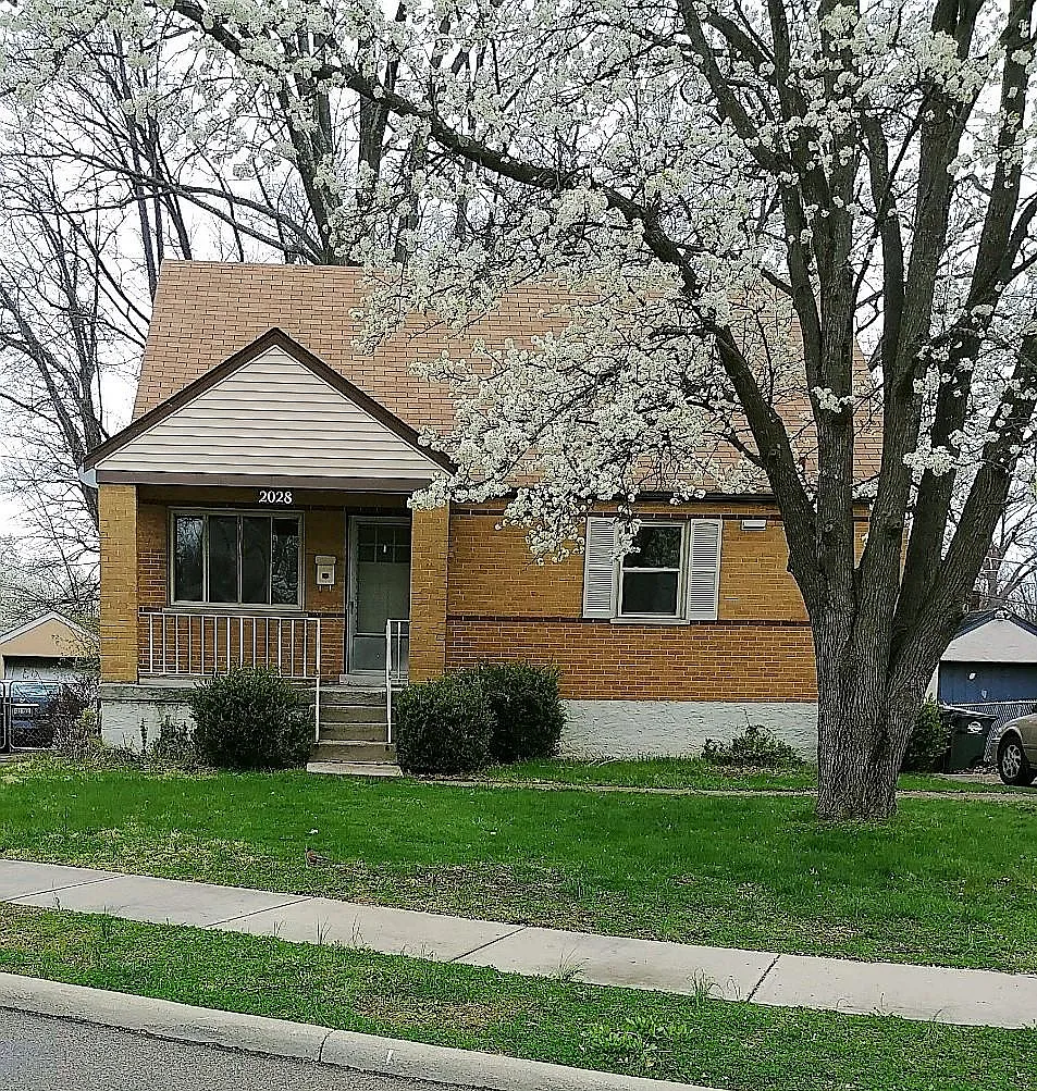 2028 Carpenter Dr photo 1