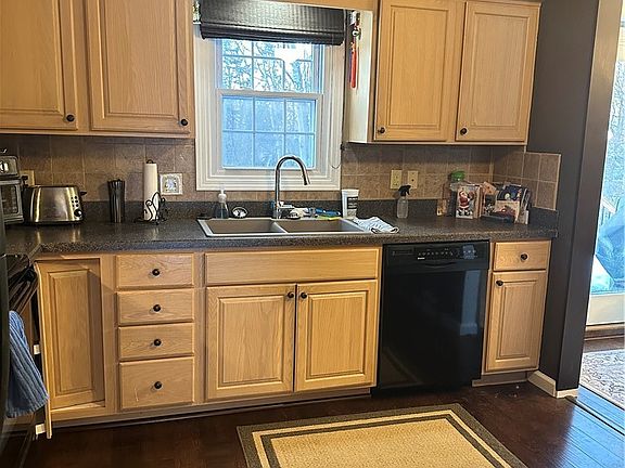 5th image of 80 Ridgecrest Dr