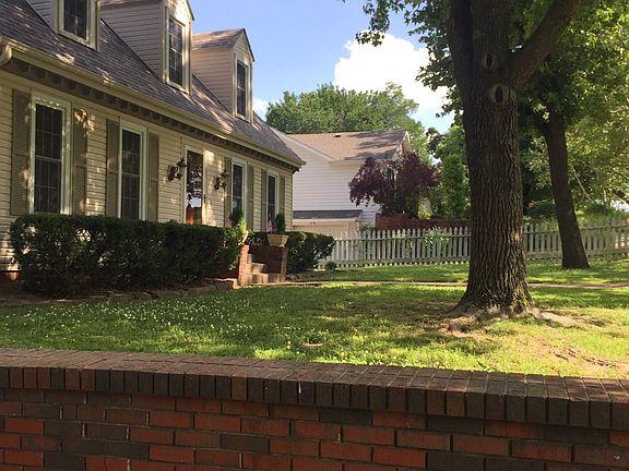 2nd image of 725 Colonial Dr
