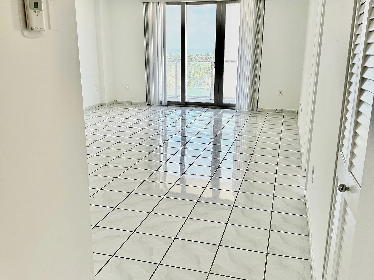 1 bed, 824 sqft, $2,950 — Photo 2