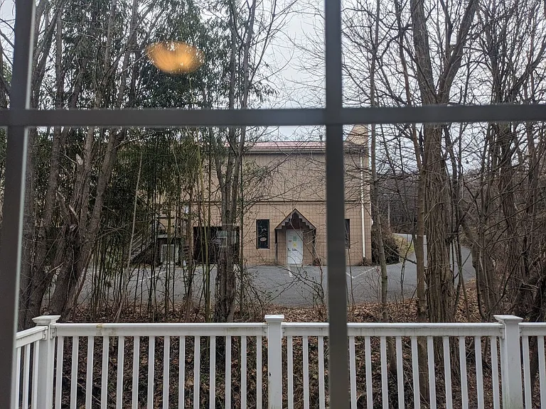 225 Crown Ct — Photo 25