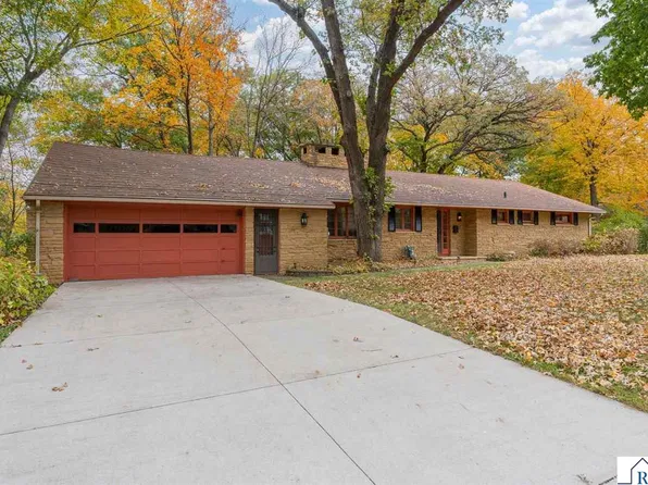 112 W Glencrest Dr, Mankato, MN 56001