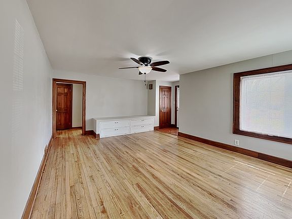 4th image of 102 Green Acre Dr