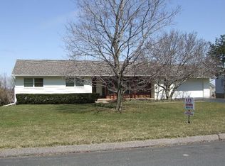 103 Douglas Heights Dr, Canastota, NY 13032