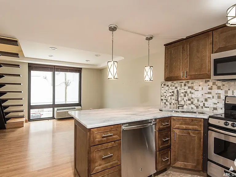 1221 N Dearborn St #207N — Photo 3