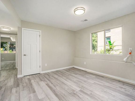 3rd image of 433 N Riverview Dr #1A