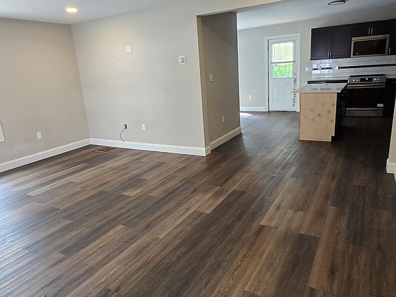2nd image of 33 Broad St #27