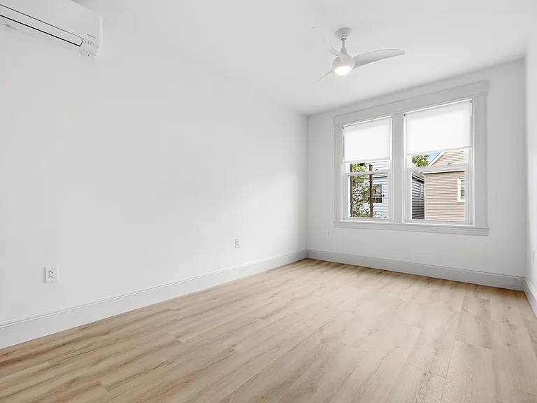 42 W 47th St #2R — Photo 6