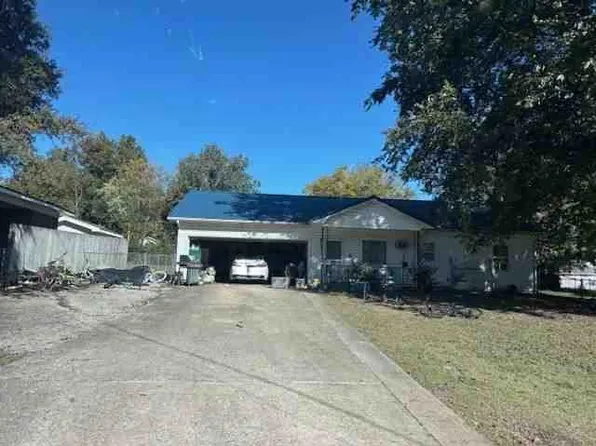 810 W 7th St, Rector, AR 72461