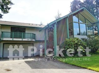 890 NE Rimrock Dr, Bremerton, WA 98311