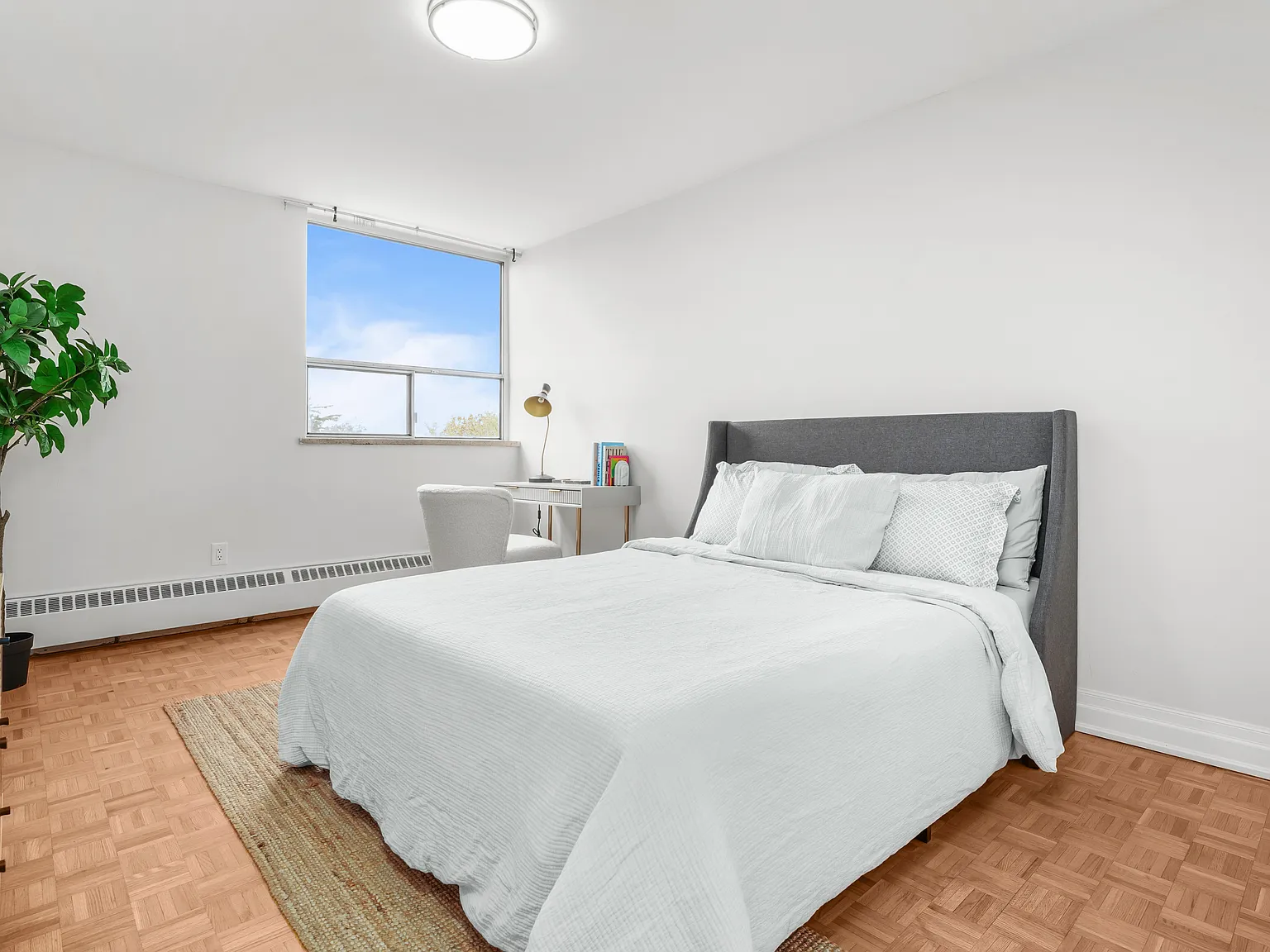 35 Warrender Avenue Toronto — Photo 1