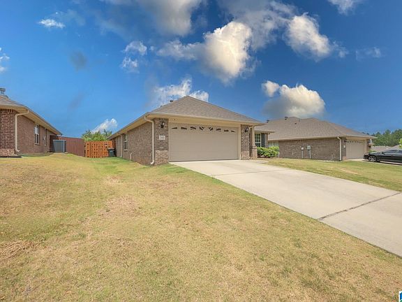 2nd image of 300 Ivy Hills Cir
