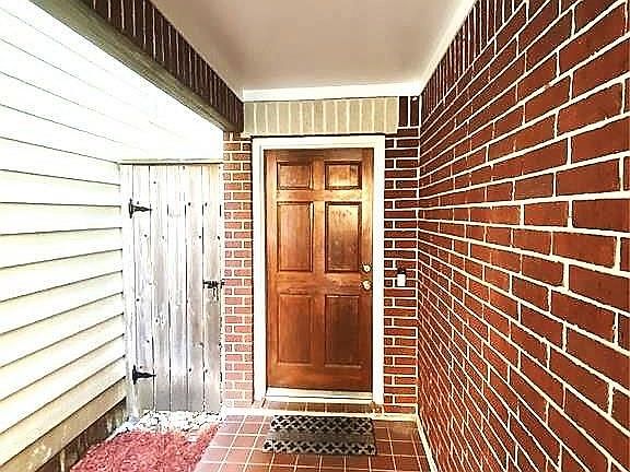 3rd image of 8688 Meadowcroft Dr