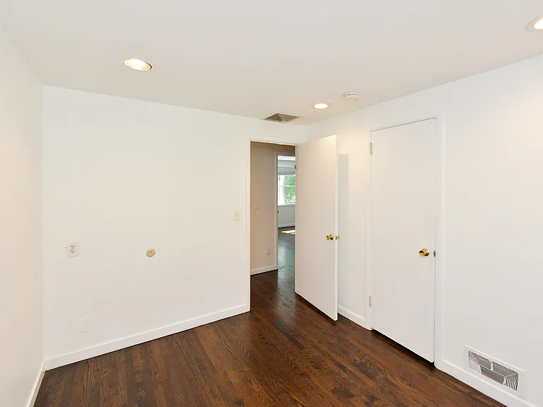 38 Griswold Pl — Photo 24