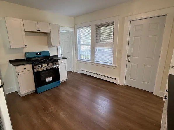 27 Botsford St APT 1, Meriden, CT 06451