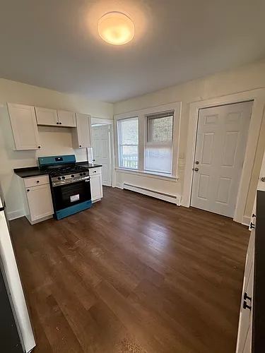 27 Botsford St #1 Photo 1