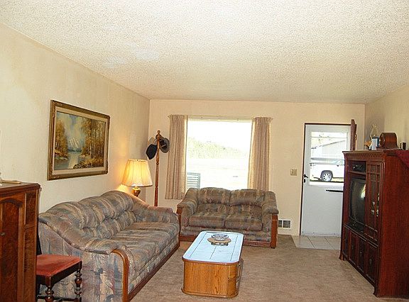 5th image of 32 Hale Ave