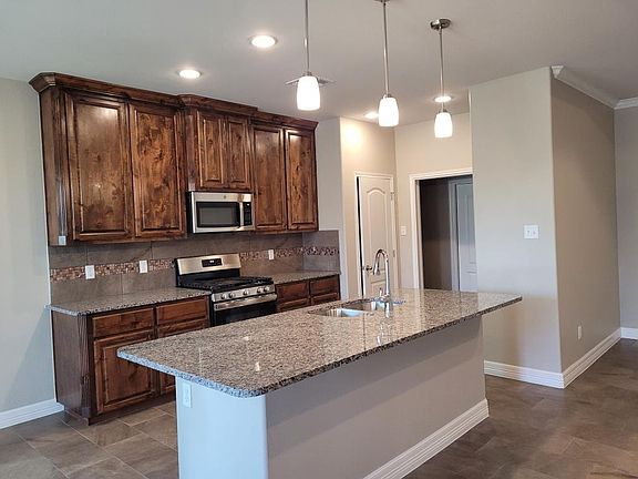 3rd image of 159 Bismark Palm Dr