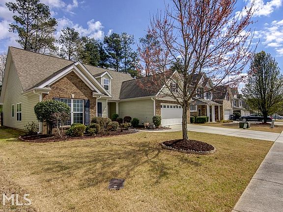 3rd image of 290 Millbrook Village Dr