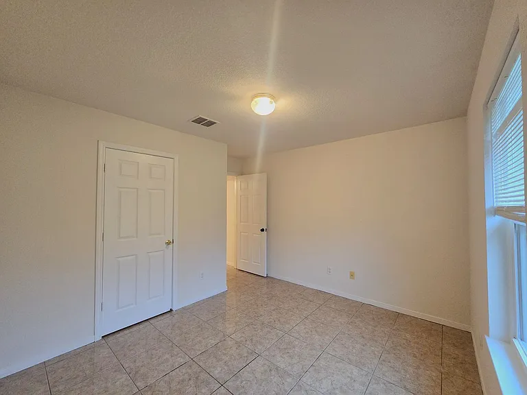 5705 Mandalay — Photo 28