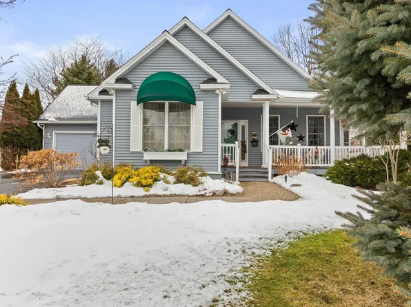 5122 Arrowhead Ct, Williamsburg, MI 49690