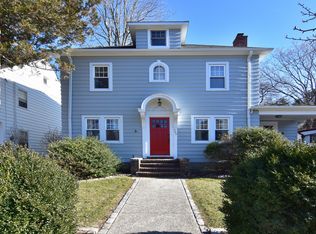 369 Packman Ave, Mount Vernon, NY 10552