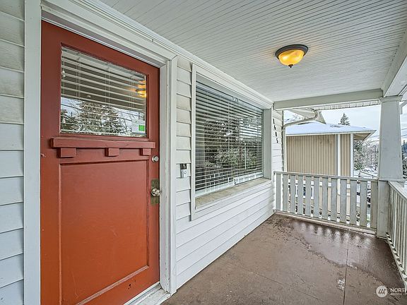 3rd image of 1605 S Mason Avenue