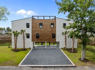 509 Norton St, Oak Island, NC 28465