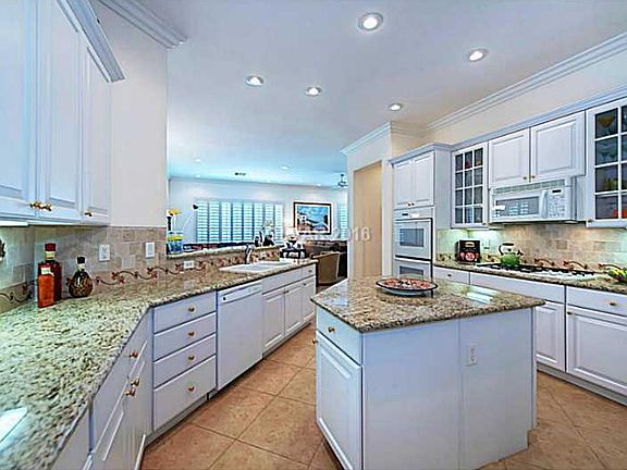3rd image of 4750 Denaro Dr