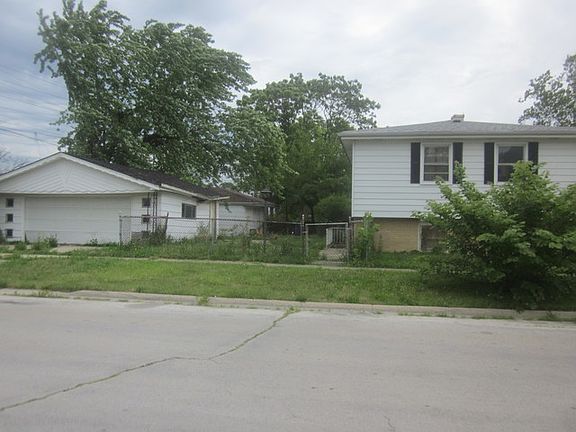 3rd image of 14846 Winchester Ave