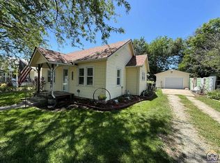 509 Oak St, Cottonwood Falls, KS 66845