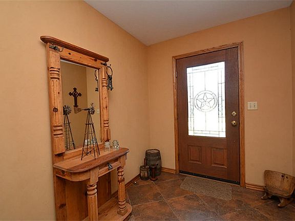 3rd image of 331 Loescher St