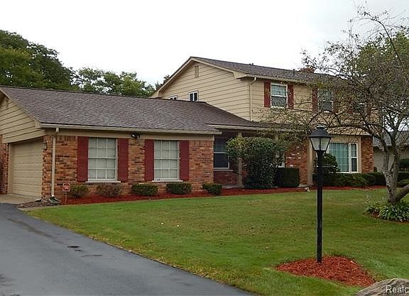 3rd image of 7331 Edinborough Dr