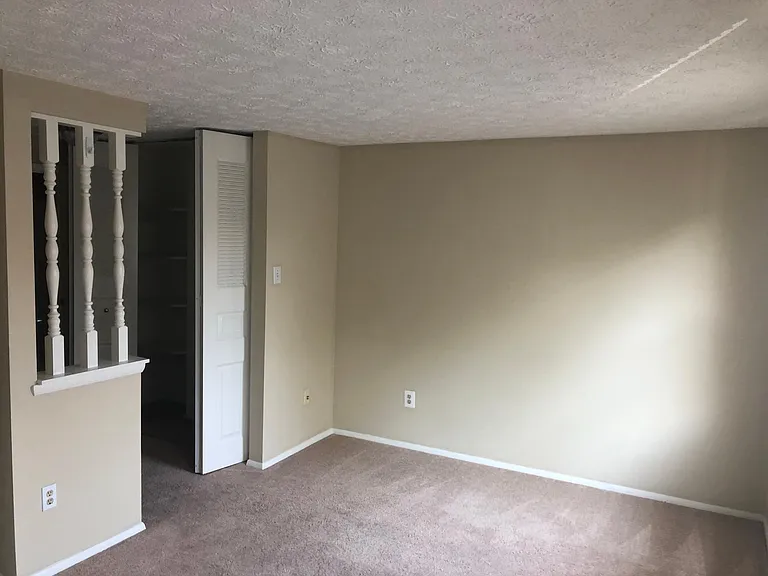 8233 Crestmont Cir — Photo 8