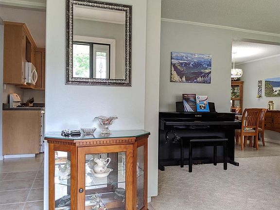 2nd image of 1215 Momarte Ln