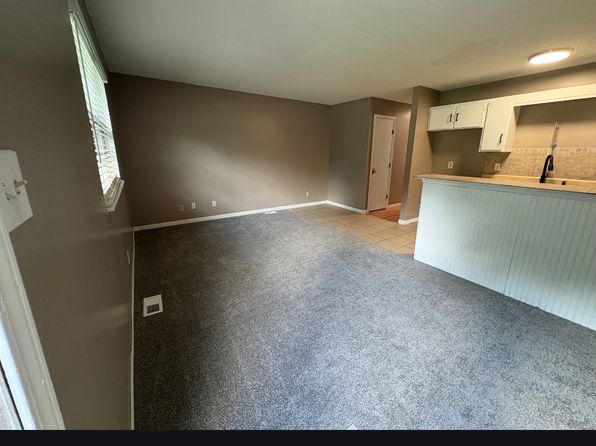 428 Young St
