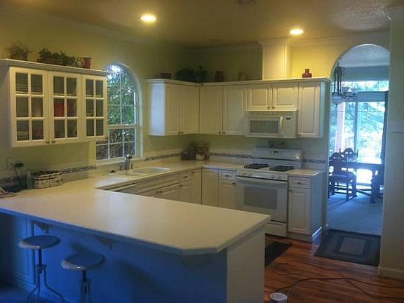 3rd image of 3805 NE 38th St