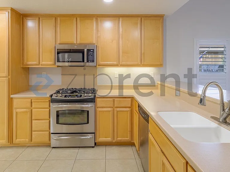 1465 Valley Glen Dr — Photo 7