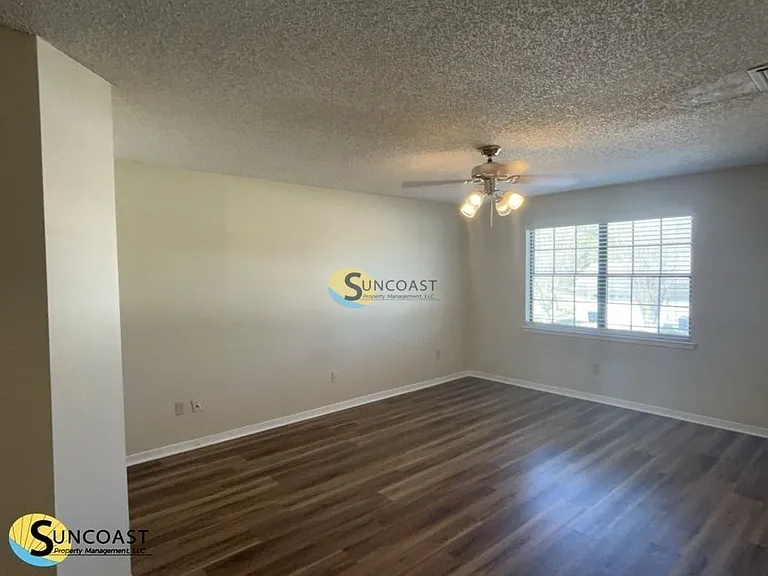8702 Bandera Cir S — Photo 17
