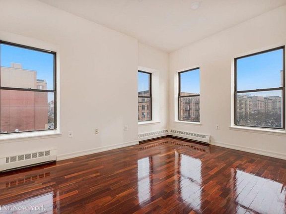5th image of 2149 8th Ave APT 4A