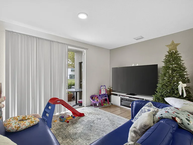 4147 Napoli Lake Dr — Photo 6