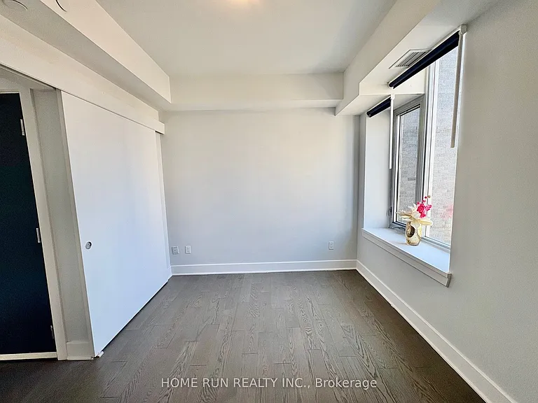 255 Bay St #3 — Photo 23