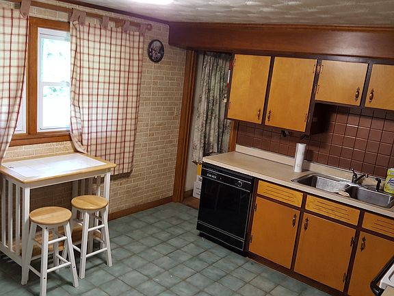 Kitchen - 14' x 12'