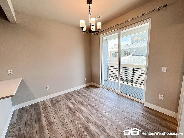 888 S Valentia St — Photo 6
