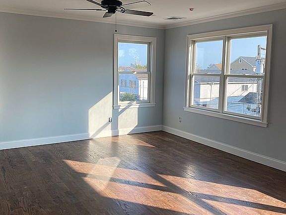 3rd image of 1 Hudson St E