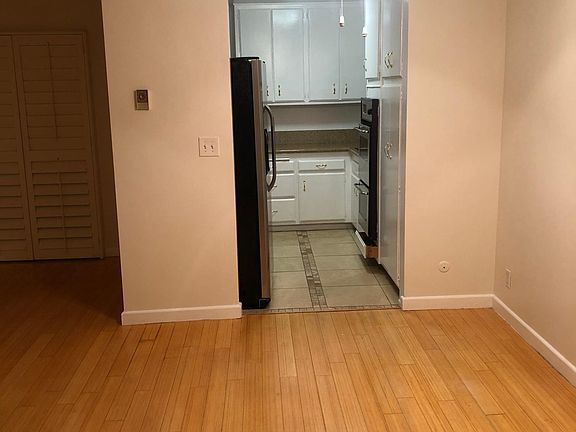 3rd image of 5625 Windsor Way Unit 208