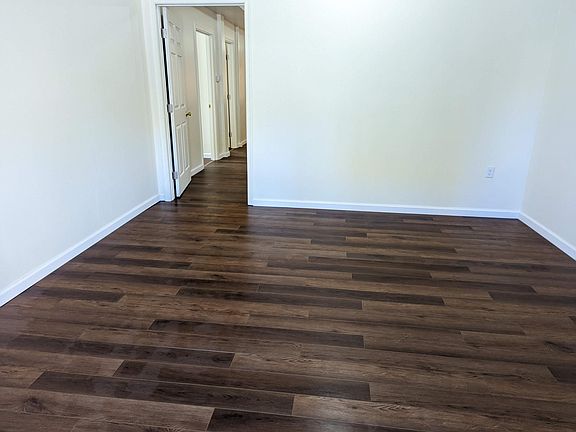 4th image of 108 E Washington St