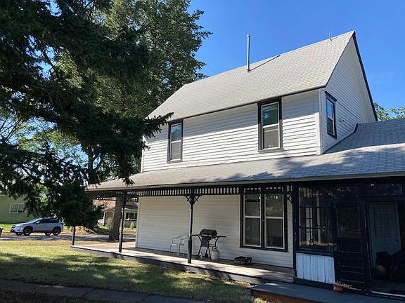 4th image of 421 2nd Ave W