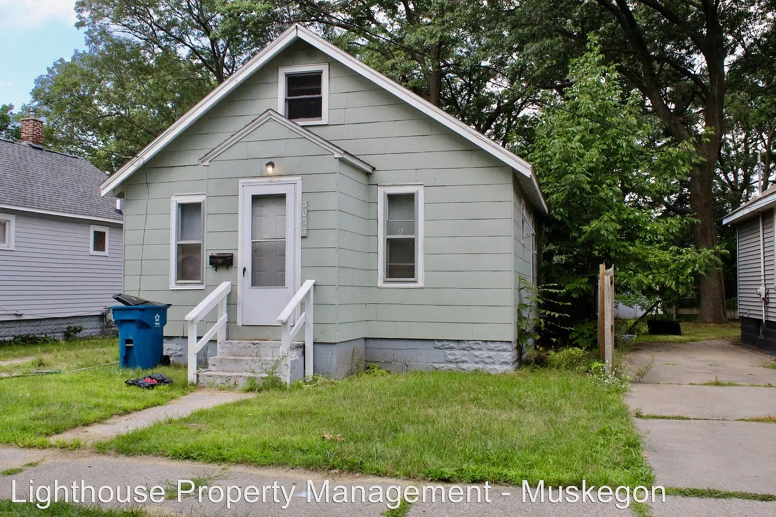 3037 Waalkes St photo 1